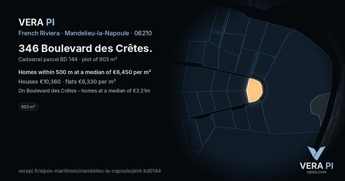346 Boulevard des Crêtes, Mandelieu-la-Napoule at night – the plot lit, the parcels around coloured by the prices near them