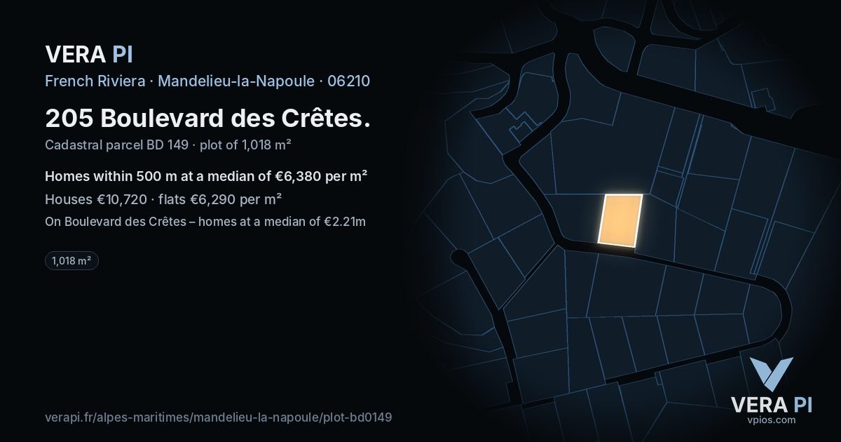 205 Boulevard des Crêtes, Mandelieu-la-Napoule at night – the plot lit, the parcels around coloured by the prices near them