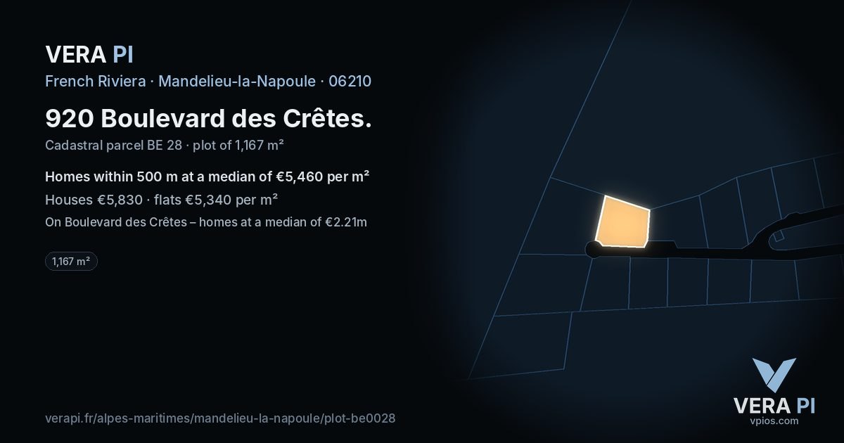 920 Boulevard des Crêtes, Mandelieu-la-Napoule at night – the plot lit, the parcels around coloured by the prices near them