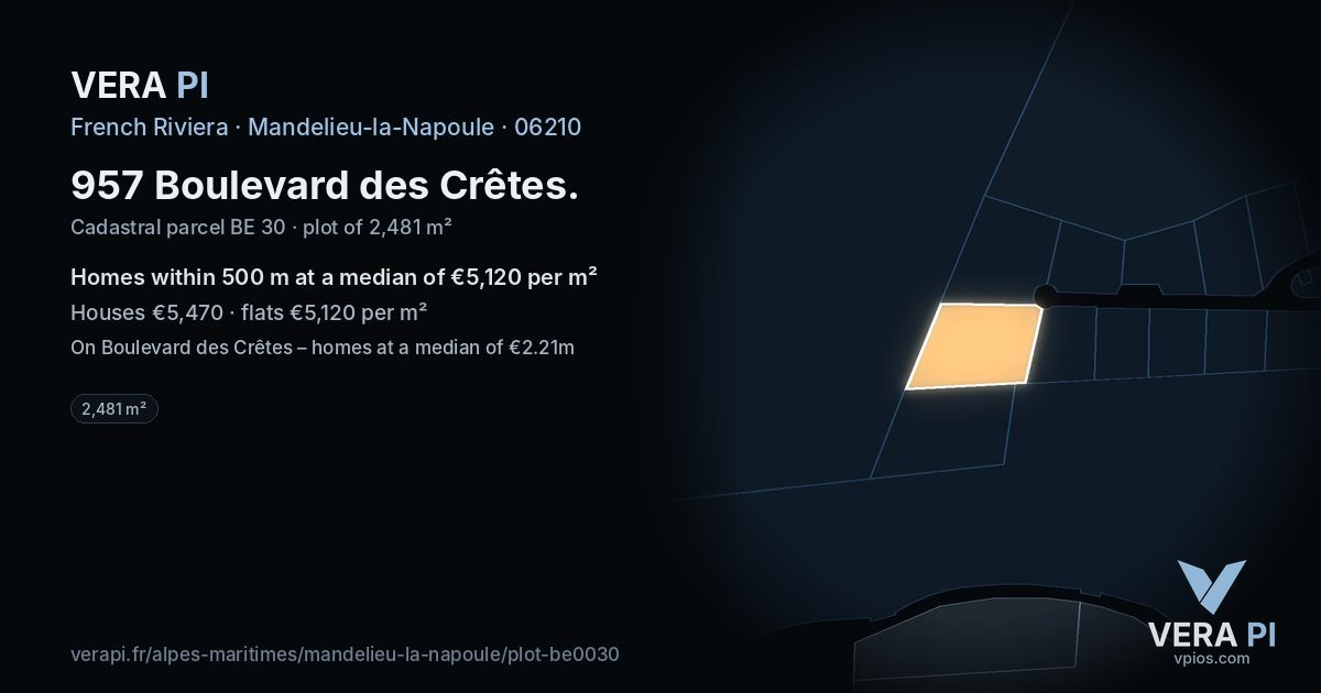 957 Boulevard des Crêtes, Mandelieu-la-Napoule at night – the plot lit, the parcels around coloured by the prices near them
