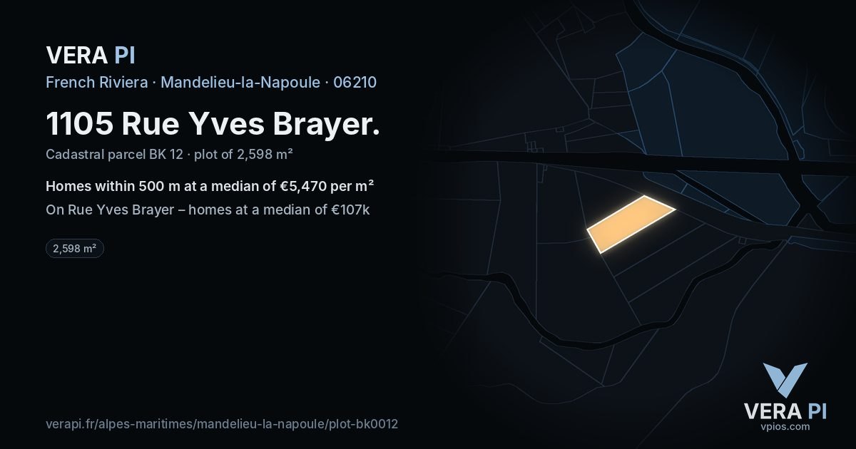 1105 Rue Yves Brayer, Mandelieu-la-Napoule at night – the plot lit, the parcels around coloured by the prices near them