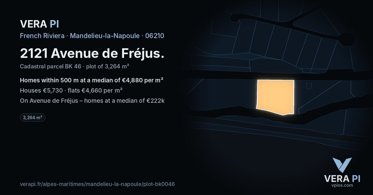 2121 Avenue de Fréjus, Mandelieu-la-Napoule at night – the plot lit, the parcels around coloured by the prices near them