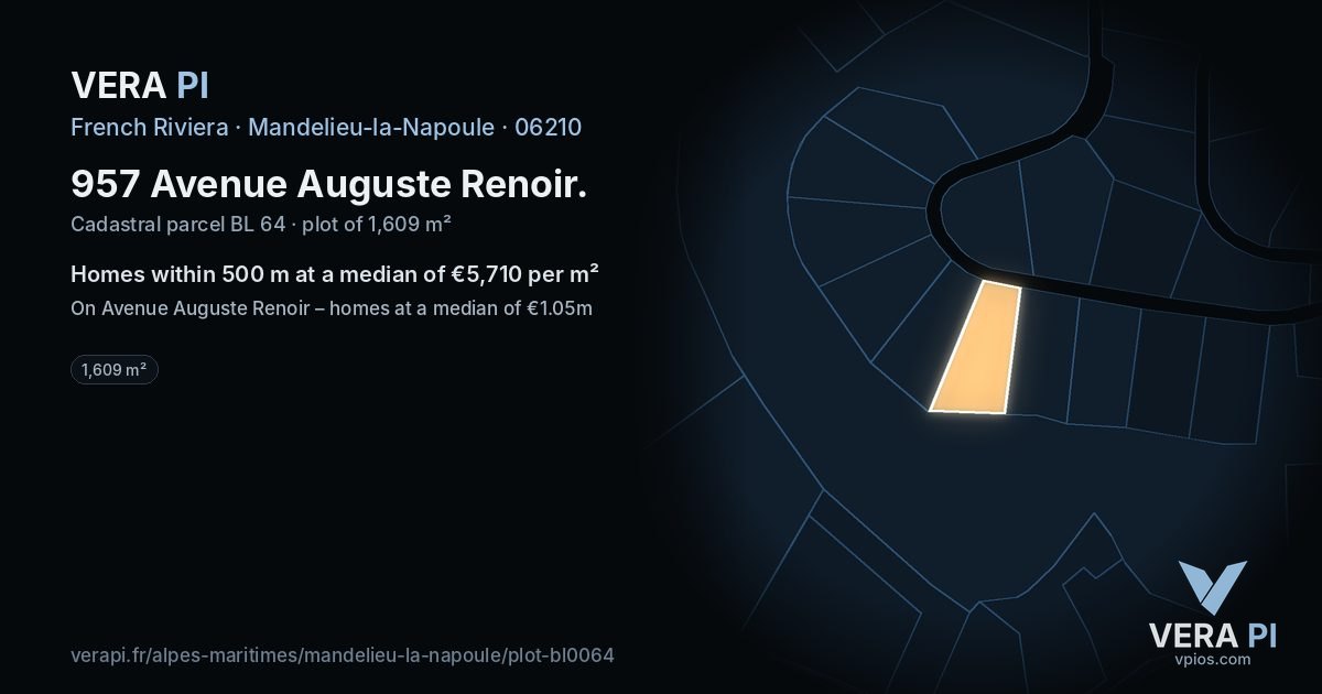 957 Avenue Auguste Renoir, Mandelieu-la-Napoule at night – the plot lit, the parcels around coloured by the prices near them