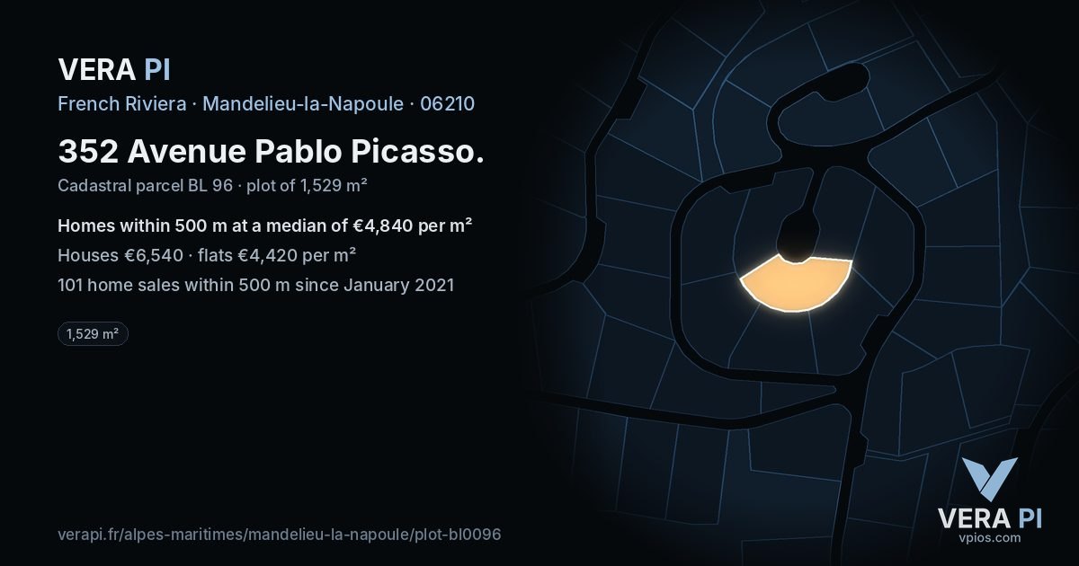 352 Avenue Pablo Picasso, Mandelieu-la-Napoule at night – the plot lit, the parcels around coloured by the prices near them