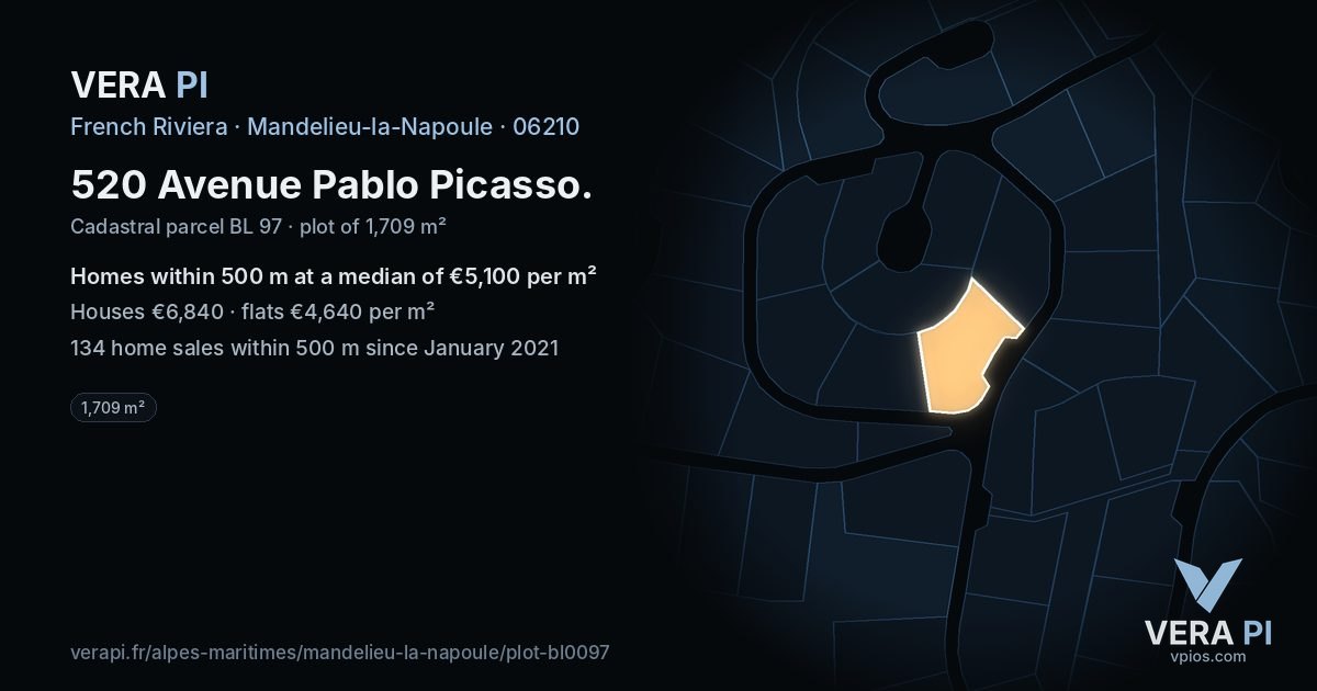 520 Avenue Pablo Picasso, Mandelieu-la-Napoule at night – the plot lit, the parcels around coloured by the prices near them