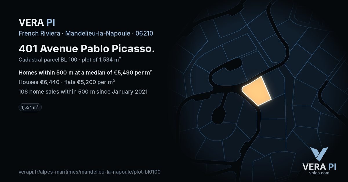 401 Avenue Pablo Picasso, Mandelieu-la-Napoule at night – the plot lit, the parcels around coloured by the prices near them