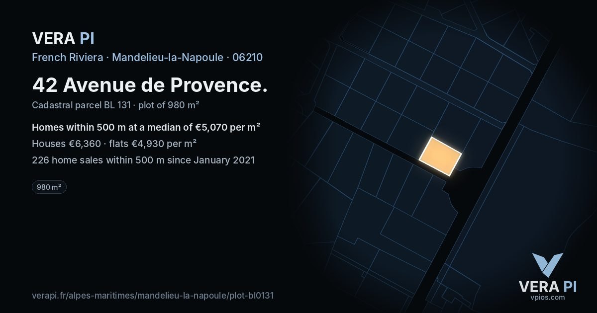 42 Avenue de Provence, Mandelieu-la-Napoule at night – the plot lit, the parcels around coloured by the prices near them