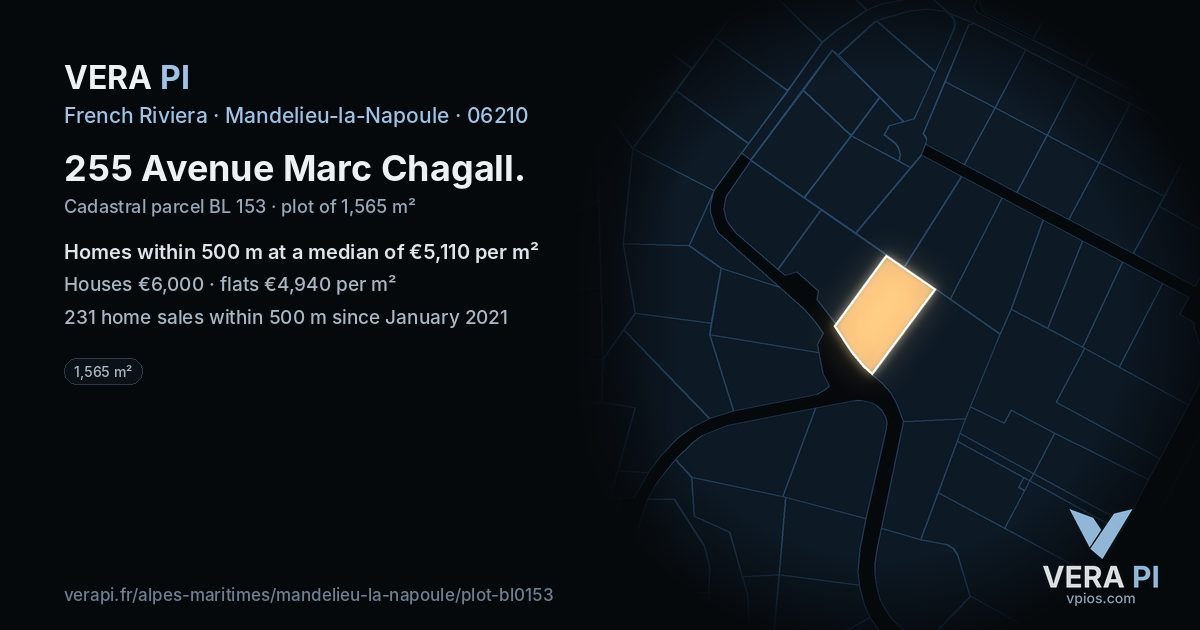 255 Avenue Marc Chagall, Mandelieu-la-Napoule at night – the plot lit, the parcels around coloured by the prices near them
