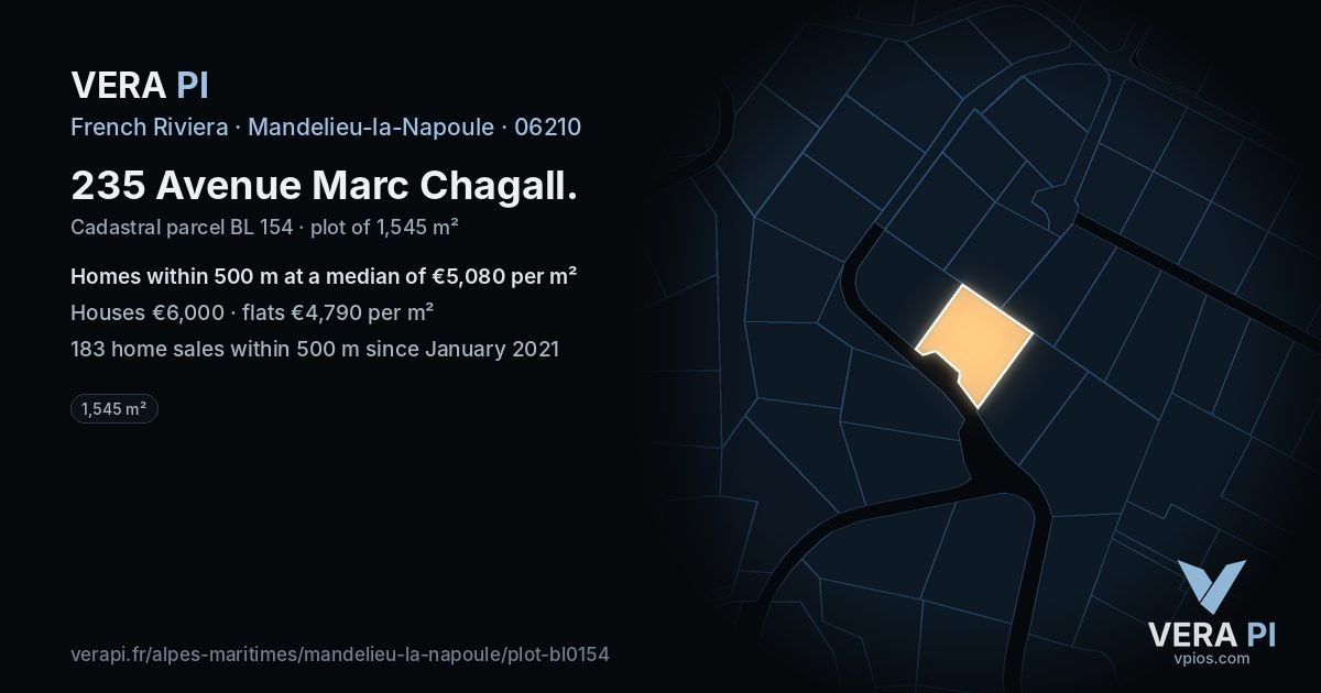 235 Avenue Marc Chagall, Mandelieu-la-Napoule at night – the plot lit, the parcels around coloured by the prices near them