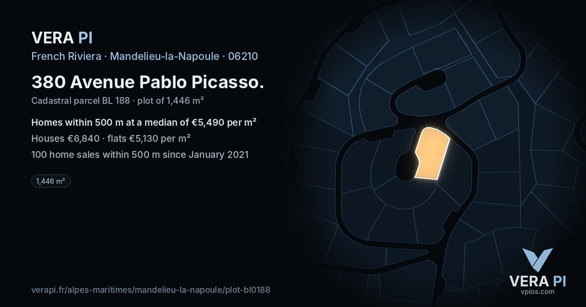 380 Avenue Pablo Picasso, Mandelieu-la-Napoule at night – the plot lit, the parcels around coloured by the prices near them