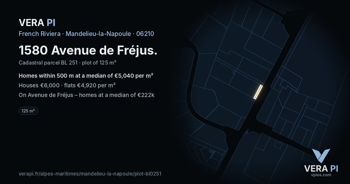 1580 Avenue de Fréjus, Mandelieu-la-Napoule at night – the plot lit, the parcels around coloured by the prices near them
