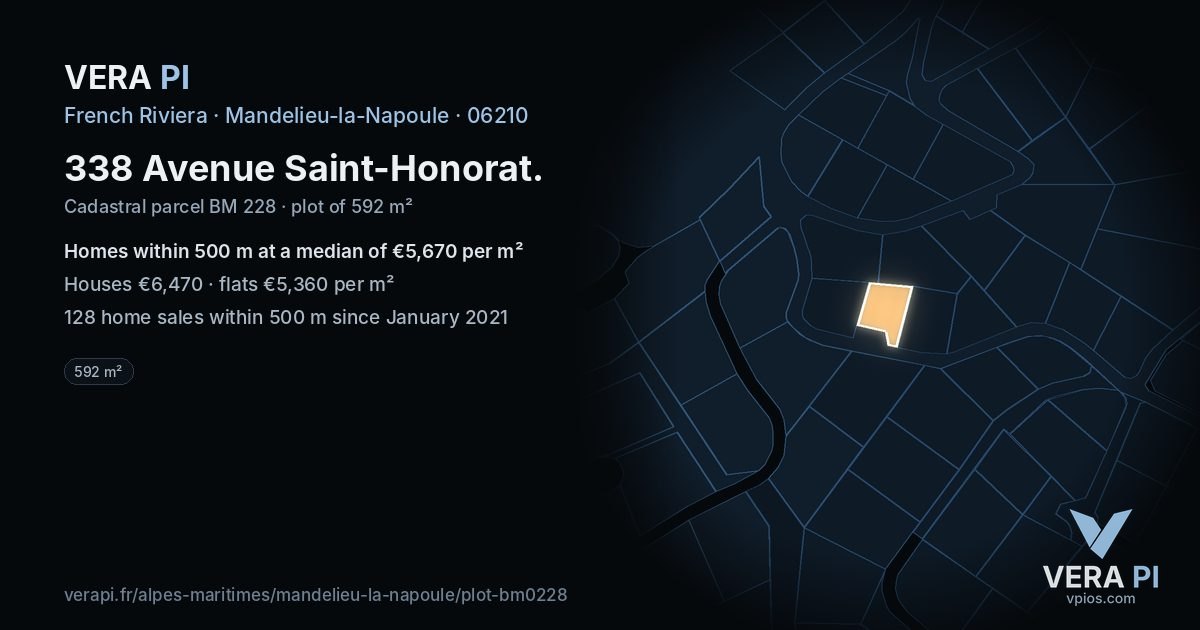 338 Avenue Saint-Honorat, Mandelieu-la-Napoule at night – the plot lit, the parcels around coloured by the prices near them