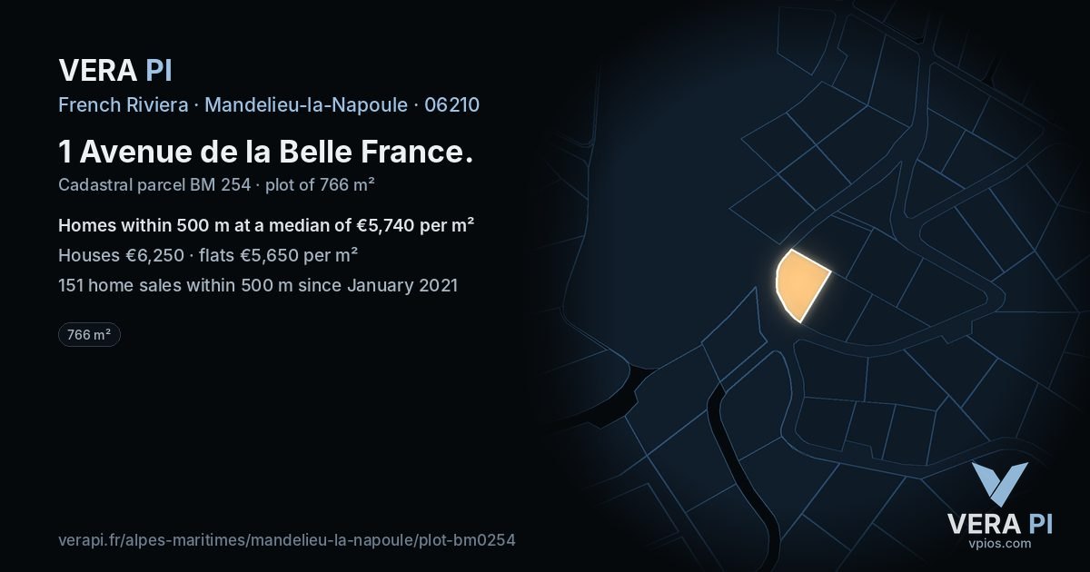 1 Avenue de la Belle France, Mandelieu-la-Napoule at night – the plot lit, the parcels around coloured by the prices near them