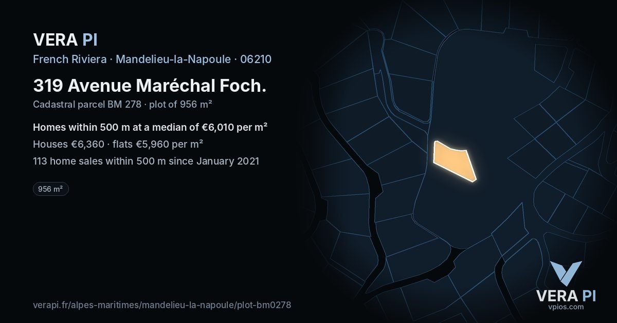 319 Avenue Maréchal Foch, Mandelieu-la-Napoule at night – the plot lit, the parcels around coloured by the prices near them