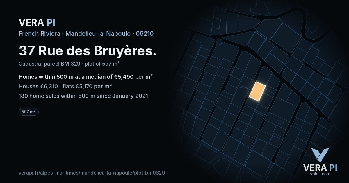 37 Rue des Bruyères, Mandelieu-la-Napoule at night – the plot lit, the parcels around coloured by the prices near them