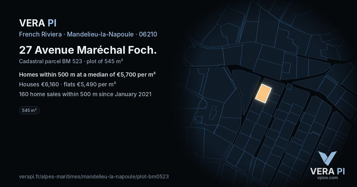 27 Avenue Maréchal Foch, Mandelieu-la-Napoule at night – the plot lit, the parcels around coloured by the prices near them