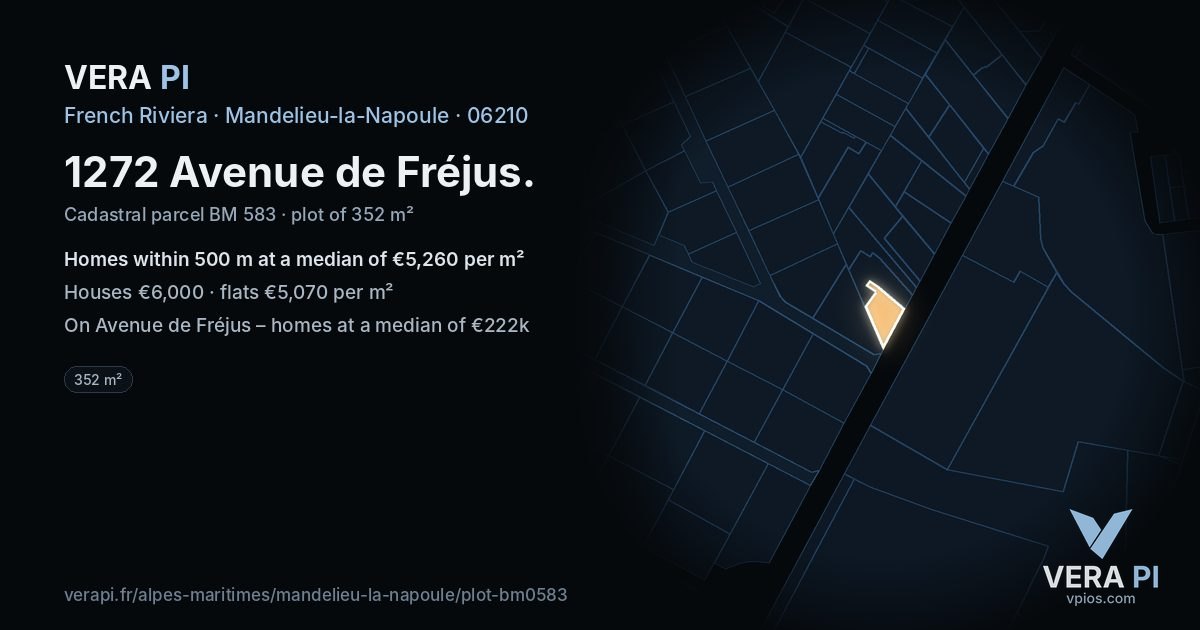 1272 Avenue de Fréjus, Mandelieu-la-Napoule at night – the plot lit, the parcels around coloured by the prices near them