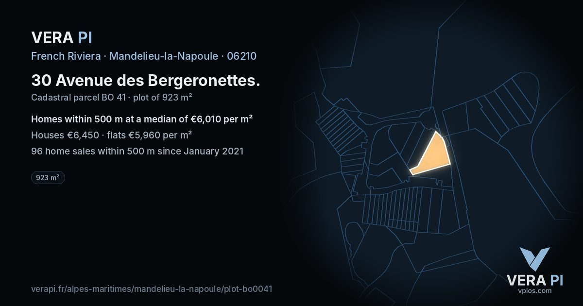 30 Avenue des Bergeronettes, Mandelieu-la-Napoule at night – the plot lit, the parcels around coloured by the prices near them