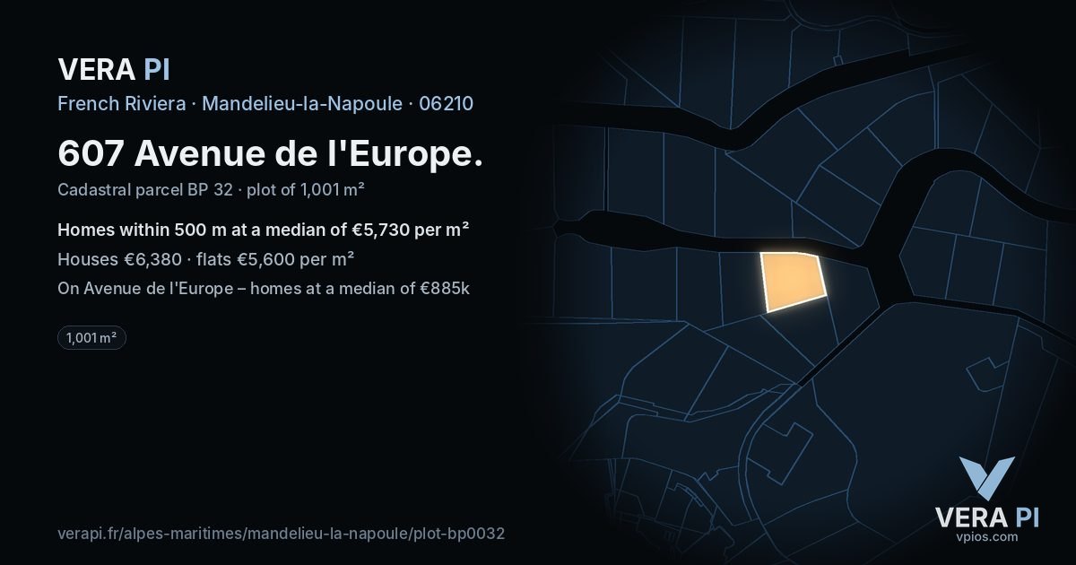 607 Avenue de l'Europe, Mandelieu-la-Napoule at night – the plot lit, the parcels around coloured by the prices near them