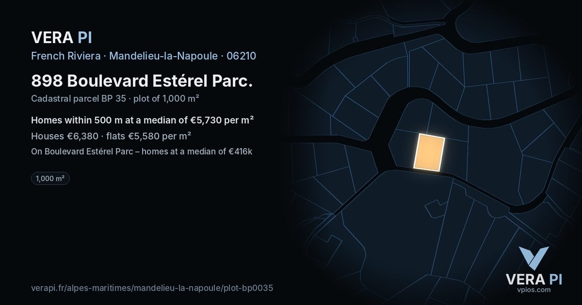 898 Boulevard Estérel Parc, Mandelieu-la-Napoule at night – the plot lit, the parcels around coloured by the prices near them