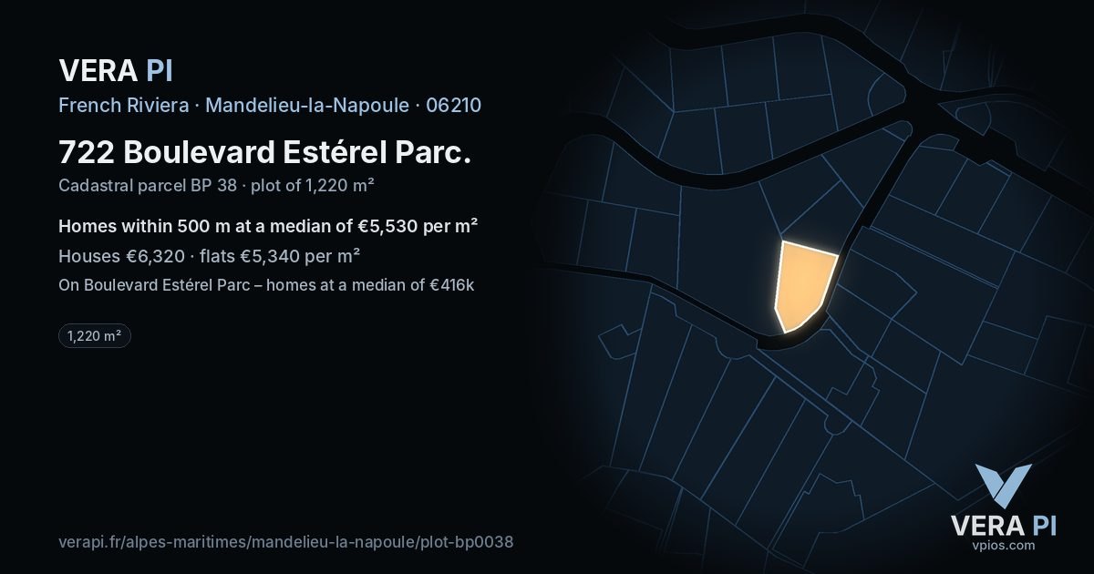 722 Boulevard Estérel Parc, Mandelieu-la-Napoule at night – the plot lit, the parcels around coloured by the prices near them