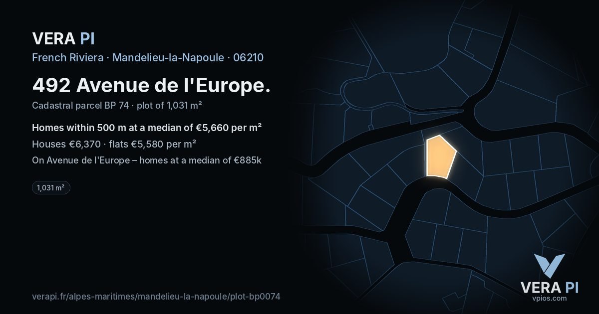 492 Avenue de l'Europe, Mandelieu-la-Napoule at night – the plot lit, the parcels around coloured by the prices near them