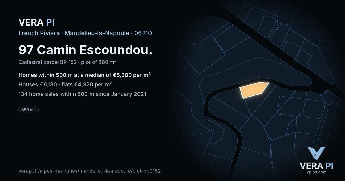 97 Camin Escoundou, Mandelieu-la-Napoule at night – the plot lit, the parcels around coloured by the prices near them