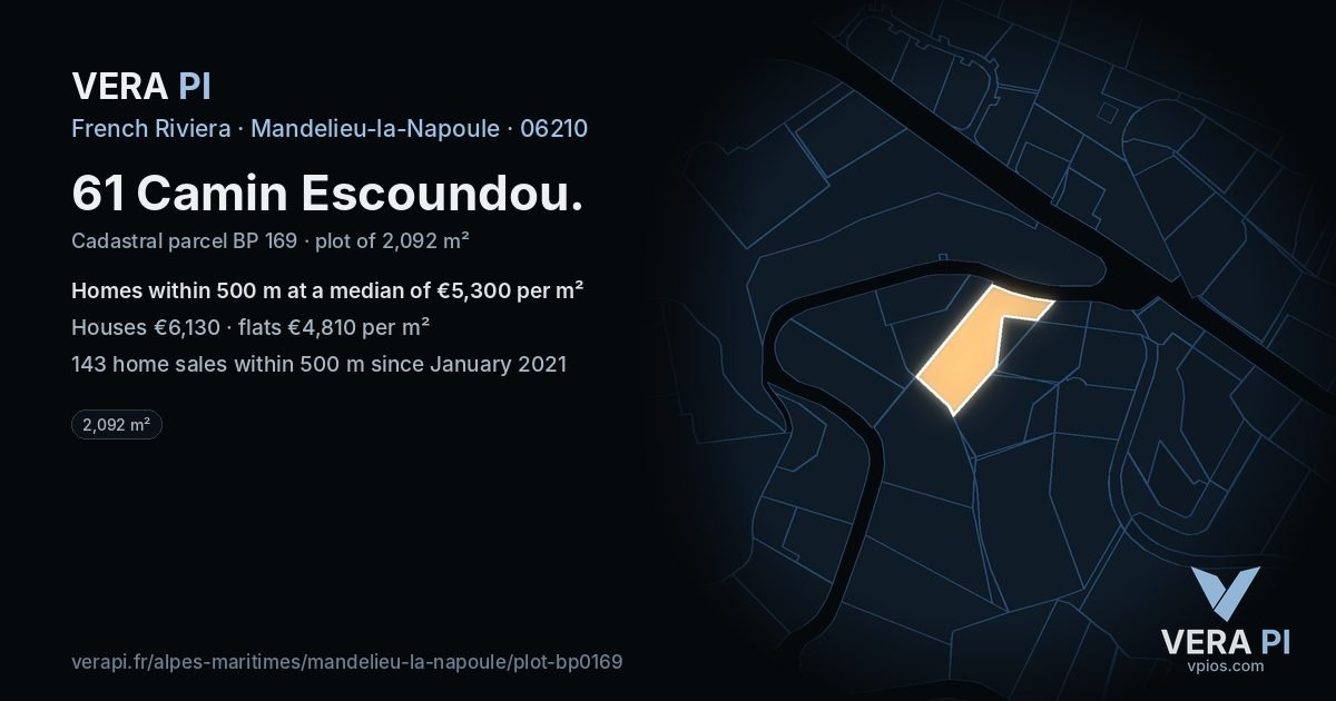 61 Camin Escoundou, Mandelieu-la-Napoule at night – the plot lit, the parcels around coloured by the prices near them