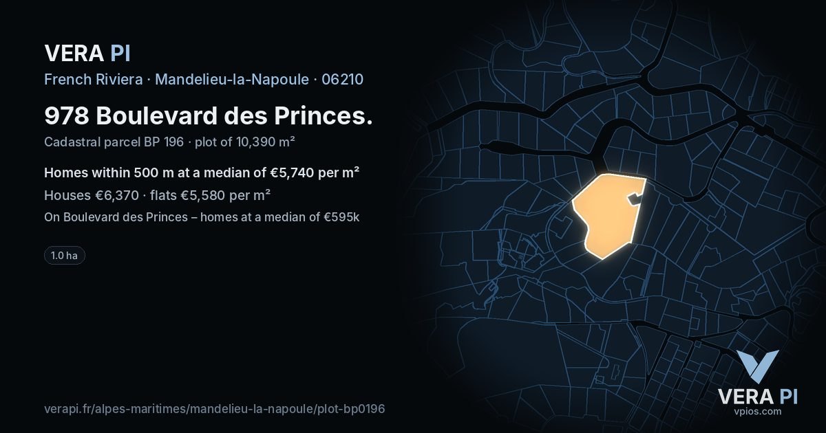 978 Boulevard des Princes, Mandelieu-la-Napoule at night – the plot lit, the parcels around coloured by the prices near them