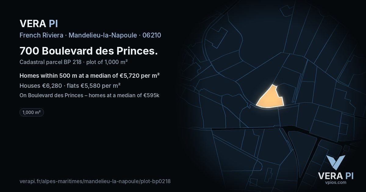 700 Boulevard des Princes, Mandelieu-la-Napoule at night – the plot lit, the parcels around coloured by the prices near them