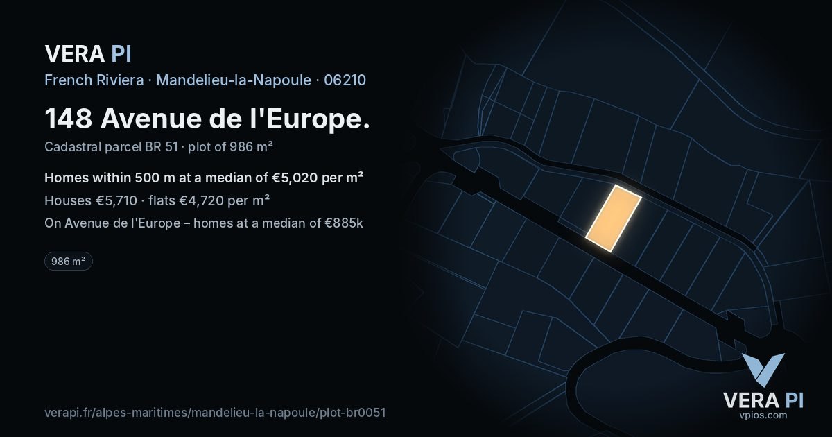 148 Avenue de l'Europe, Mandelieu-la-Napoule at night – the plot lit, the parcels around coloured by the prices near them