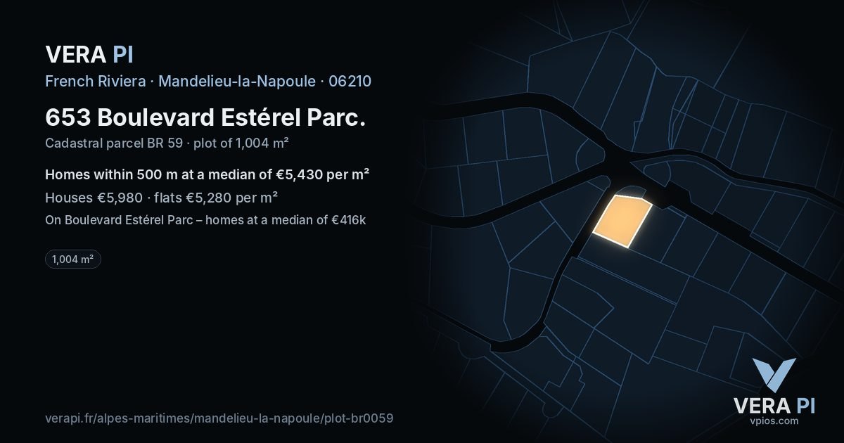 653 Boulevard Estérel Parc, Mandelieu-la-Napoule at night – the plot lit, the parcels around coloured by the prices near them