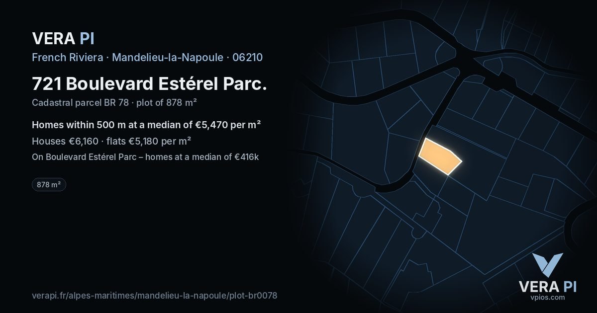 721 Boulevard Estérel Parc, Mandelieu-la-Napoule at night – the plot lit, the parcels around coloured by the prices near them