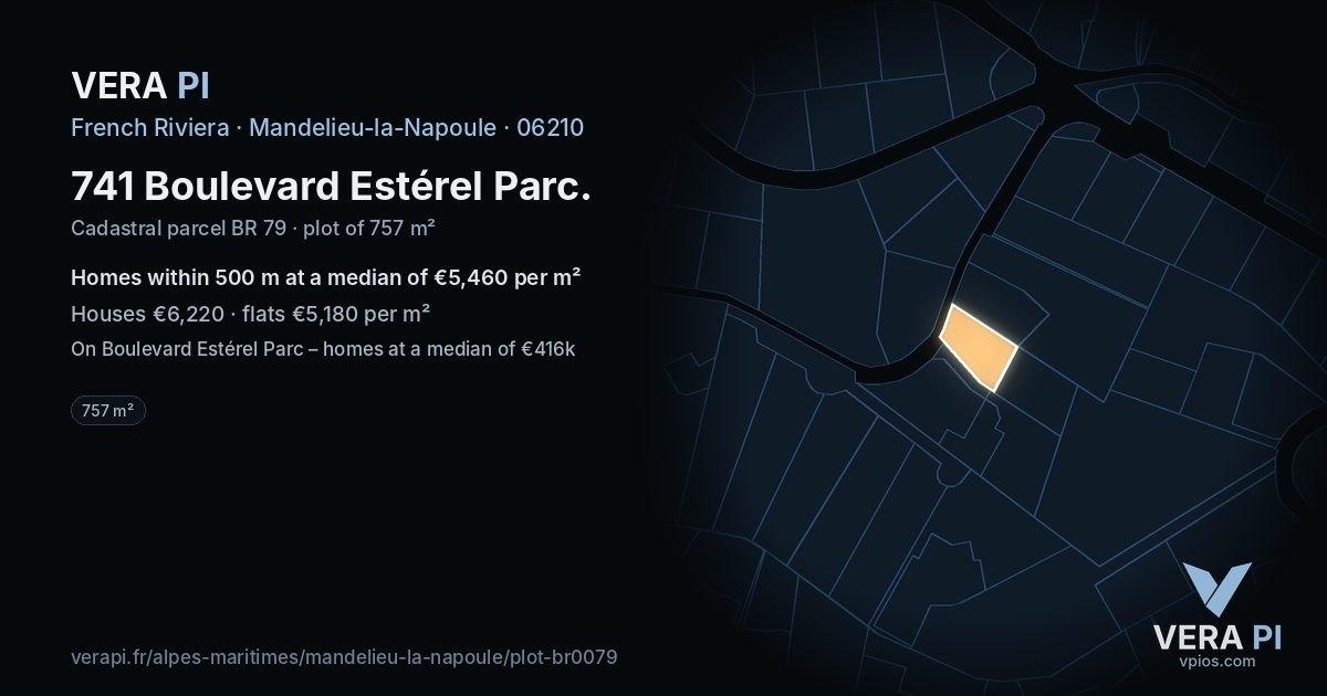741 Boulevard Estérel Parc, Mandelieu-la-Napoule at night – the plot lit, the parcels around coloured by the prices near them