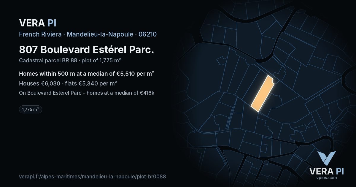 807 Boulevard Estérel Parc, Mandelieu-la-Napoule at night – the plot lit, the parcels around coloured by the prices near them