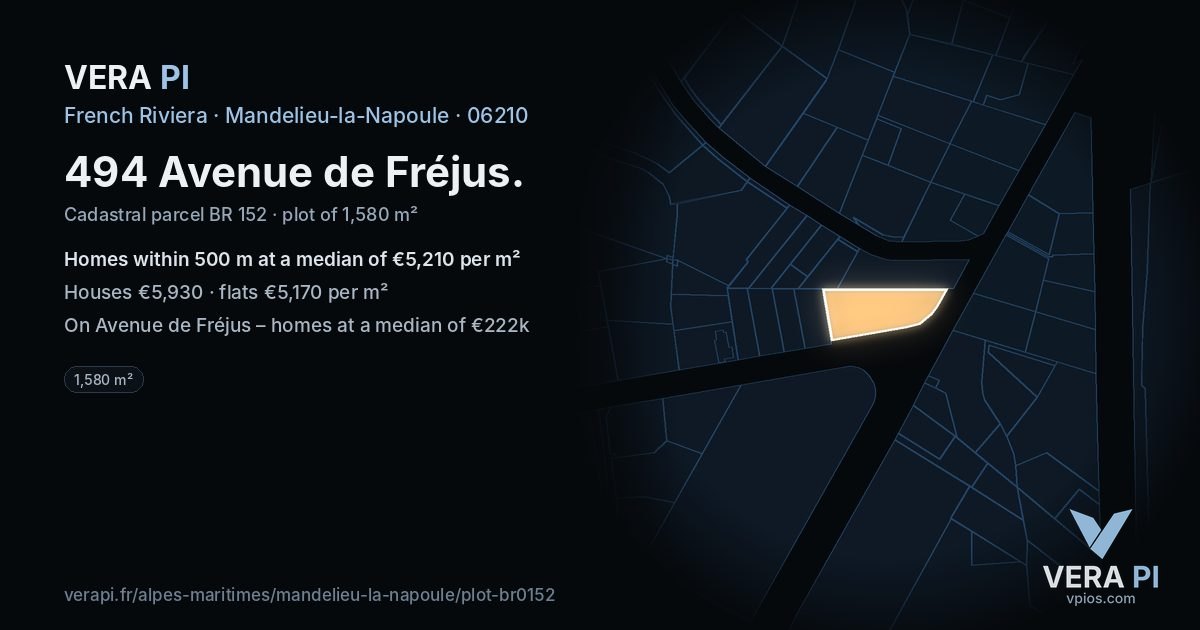 494 Avenue de Fréjus, Mandelieu-la-Napoule at night – the plot lit, the parcels around coloured by the prices near them