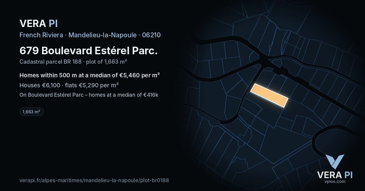 679 Boulevard Estérel Parc, Mandelieu-la-Napoule at night – the plot lit, the parcels around coloured by the prices near them