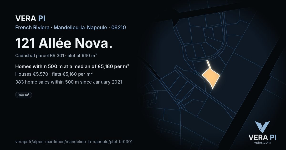 121 Allée Nova, Mandelieu-la-Napoule at night – the plot lit, the parcels around coloured by the prices near them