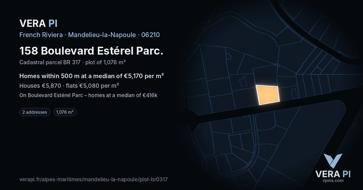 158 Boulevard Estérel Parc, Mandelieu-la-Napoule at night – the plot lit, the parcels around coloured by the prices near them