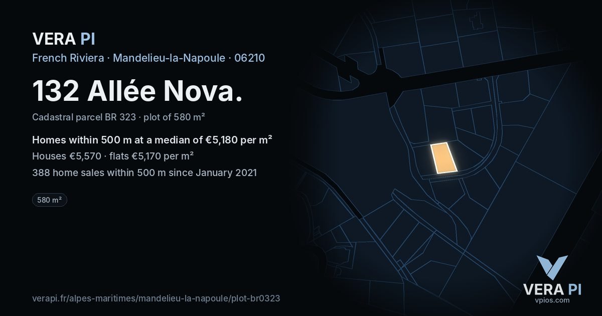 132 Allée Nova, Mandelieu-la-Napoule at night – the plot lit, the parcels around coloured by the prices near them
