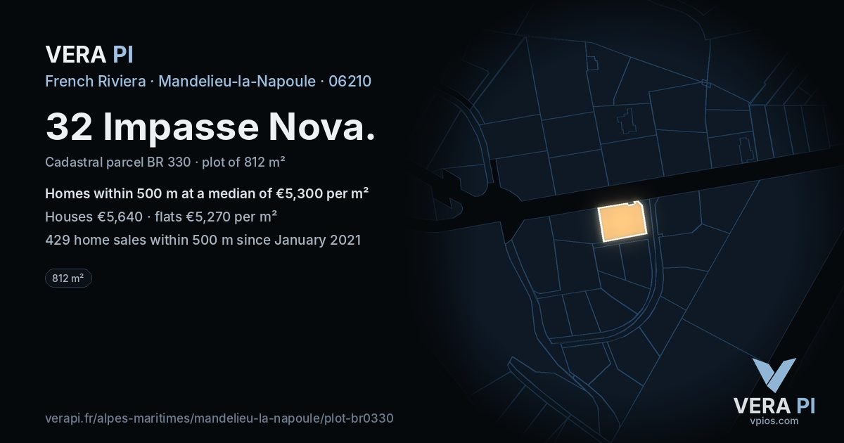 32 Impasse Nova, Mandelieu-la-Napoule at night – the plot lit, the parcels around coloured by the prices near them