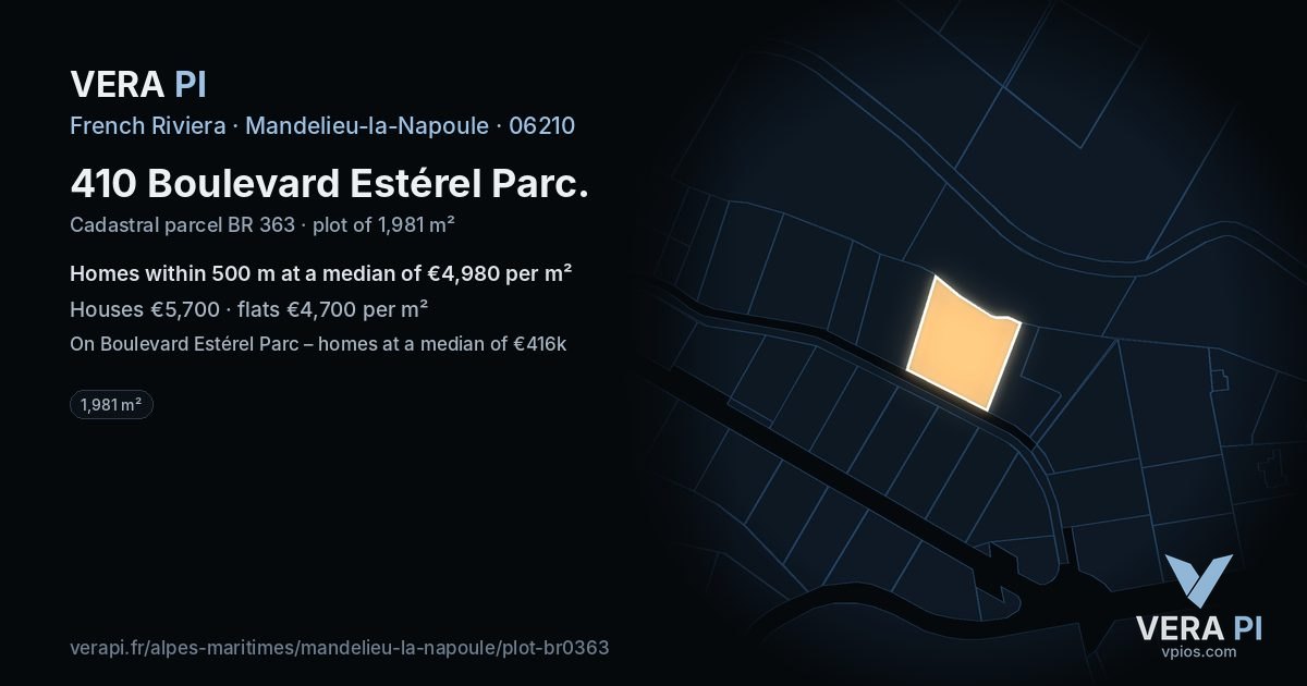 410 Boulevard Estérel Parc, Mandelieu-la-Napoule at night – the plot lit, the parcels around coloured by the prices near them