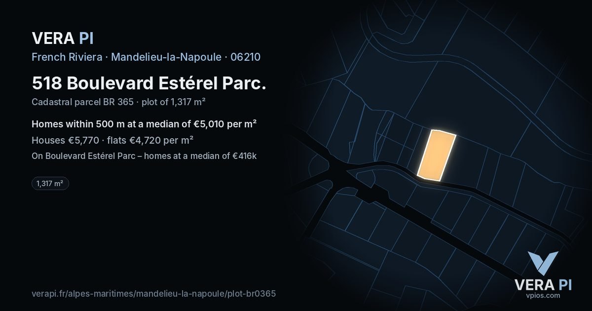 518 Boulevard Estérel Parc, Mandelieu-la-Napoule at night – the plot lit, the parcels around coloured by the prices near them