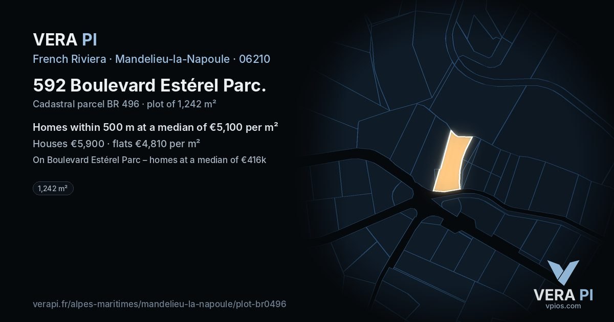 592 Boulevard Estérel Parc, Mandelieu-la-Napoule at night – the plot lit, the parcels around coloured by the prices near them