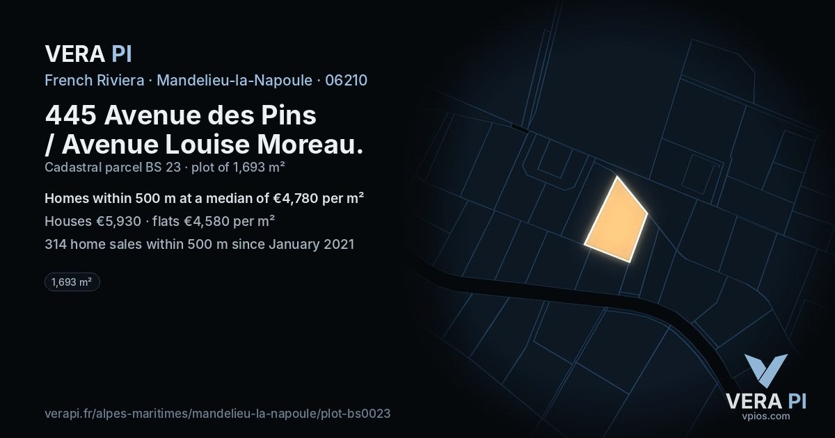 445 Avenue des Pins / Avenue Louise Moreau, Mandelieu-la-Napoule at night – the plot lit, the parcels around coloured by the prices near them