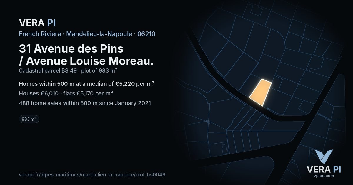31 Avenue des Pins / Avenue Louise Moreau, Mandelieu-la-Napoule at night – the plot lit, the parcels around coloured by the prices near them