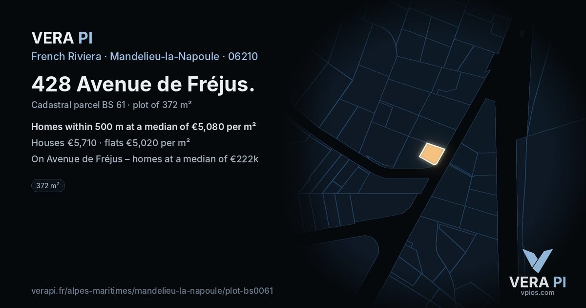 428 Avenue de Fréjus, Mandelieu-la-Napoule at night – the plot lit, the parcels around coloured by the prices near them