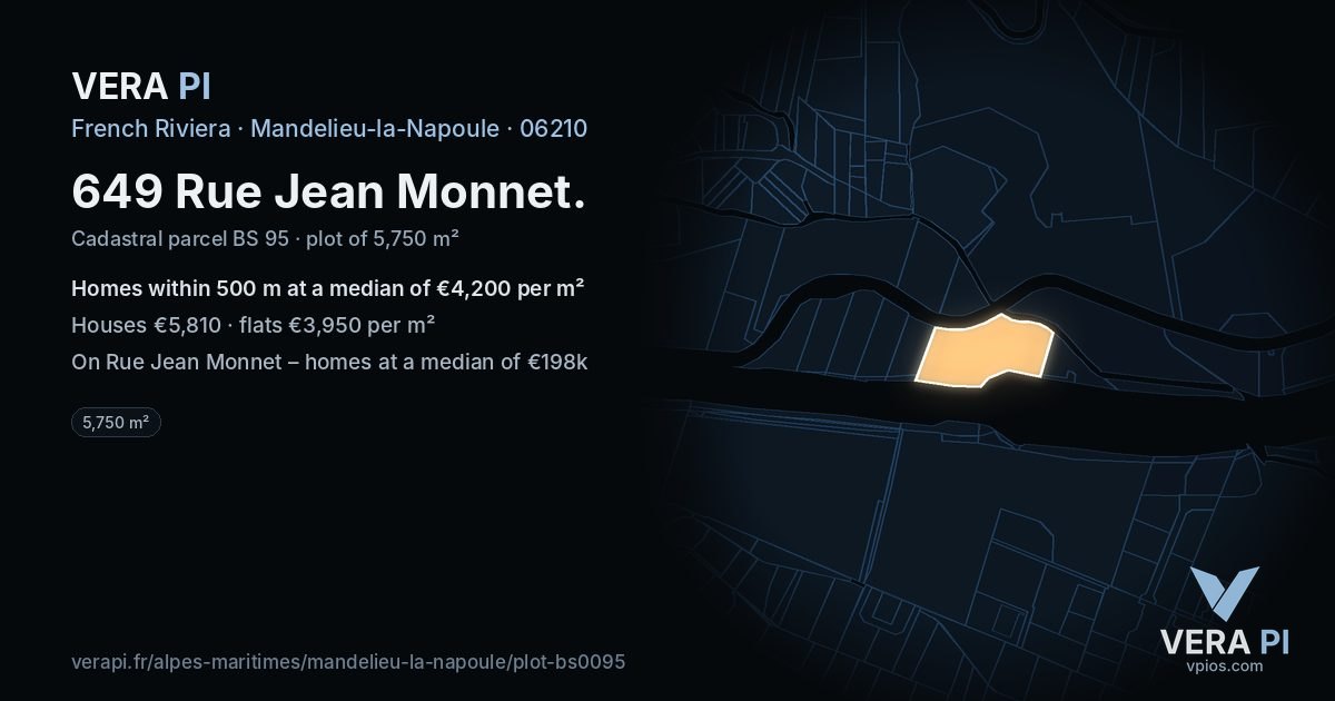 649 Rue Jean Monnet, Mandelieu-la-Napoule at night – the plot lit, the parcels around coloured by the prices near them