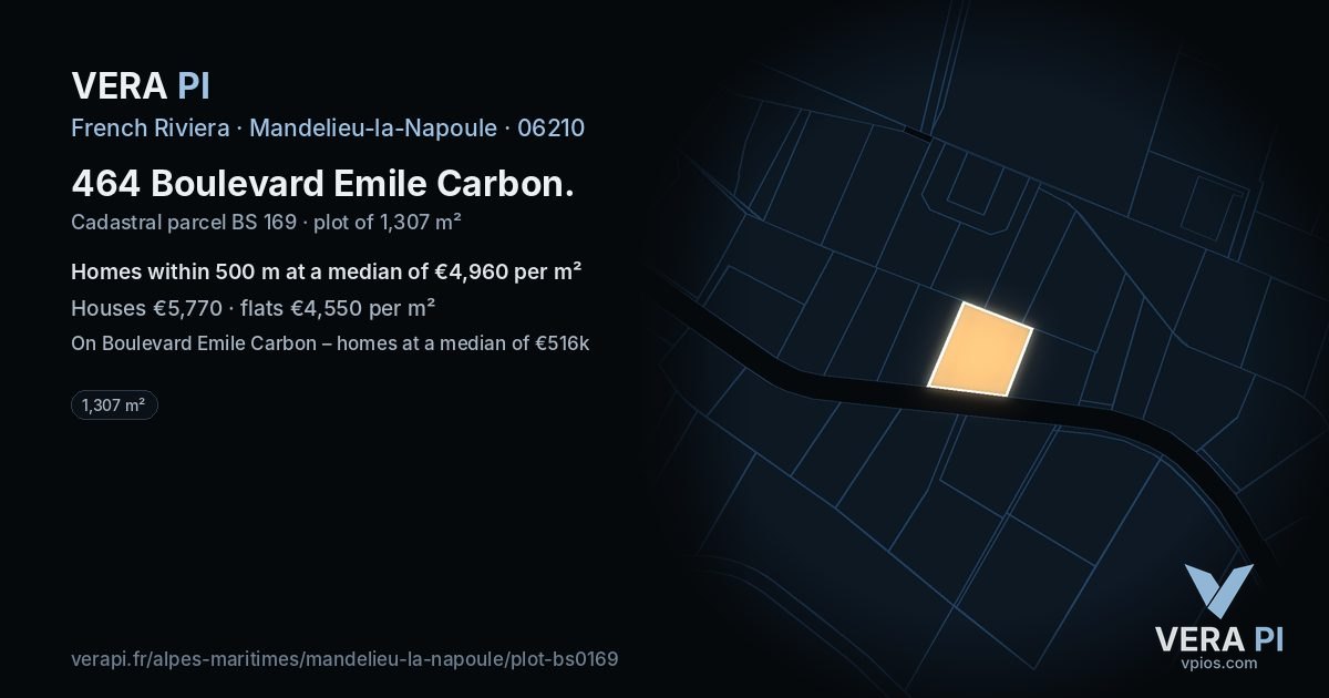 464 Boulevard Emile Carbon, Mandelieu-la-Napoule at night – the plot lit, the parcels around coloured by the prices near them