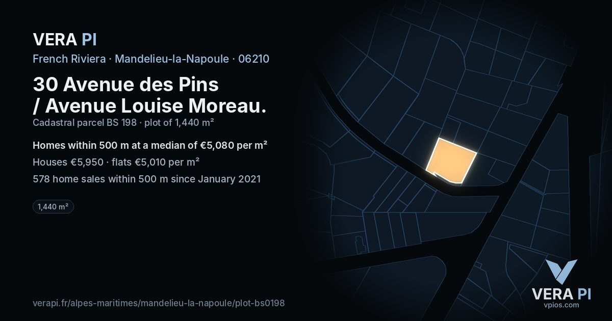 30 Avenue des Pins / Avenue Louise Moreau, Mandelieu-la-Napoule at night – the plot lit, the parcels around coloured by the prices near them